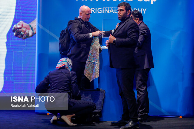 آبرویمان بر سر آبرویمان بر سر