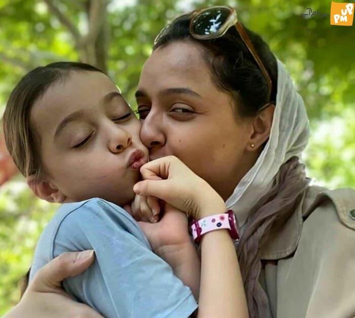 عکسی از ترانه علیدوستی به همراه دخترش عکسی از ترانه علیدوستی به همراه دخترش