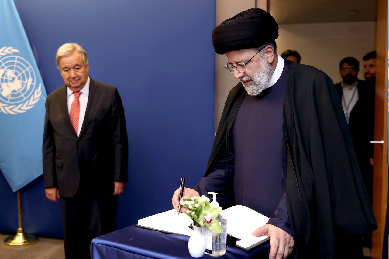دیدار رئیسی با دبیرکل سازمان ملل و امضای دفتر یادبود دیدار رئیسی با دبیرکل سازمان ملل و امضای دفتر یادبود