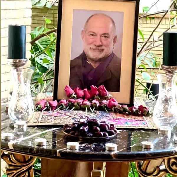 عکسی از جلوی درب خانه آتیلا پسیانی