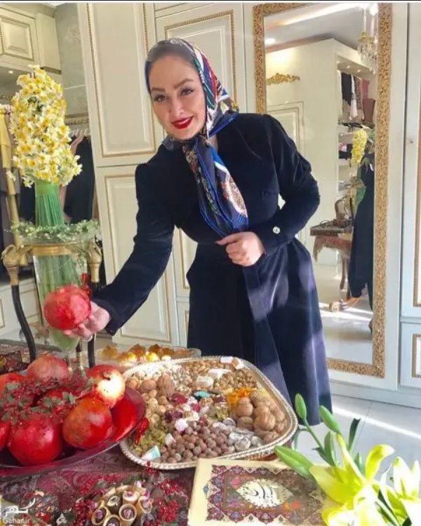 عکس یلدایی الهام حمیدی با سفره لاکچری!