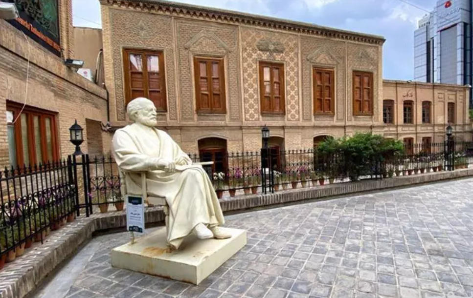 خانه ملک از اماکن تاریخی مشهد 